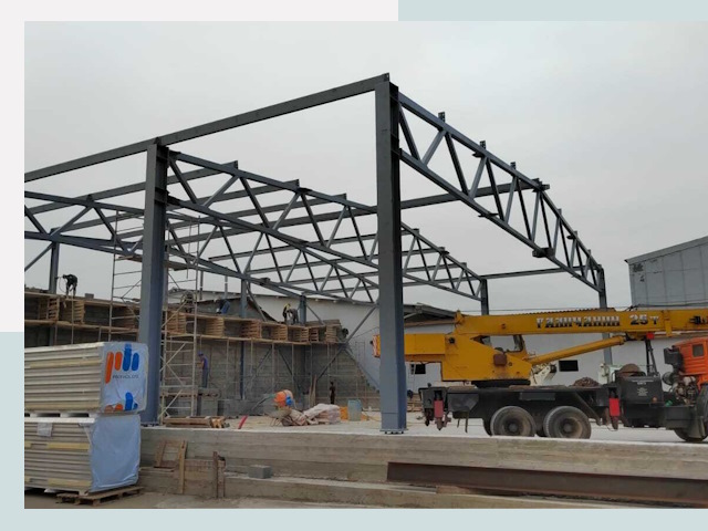 Строительство цехов в Саянске