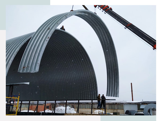 Полукруглые ангары в Саянске