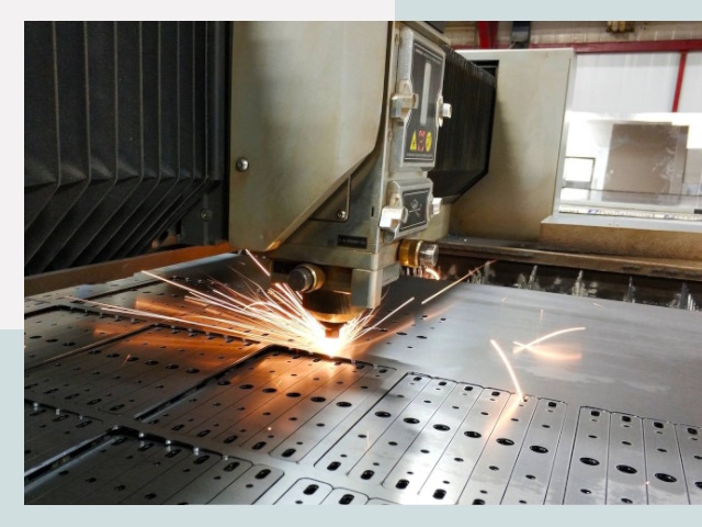 Лазерная резка металла в Саянске от 610 руб.